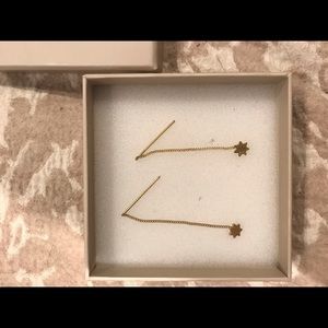 Never ending star earrings